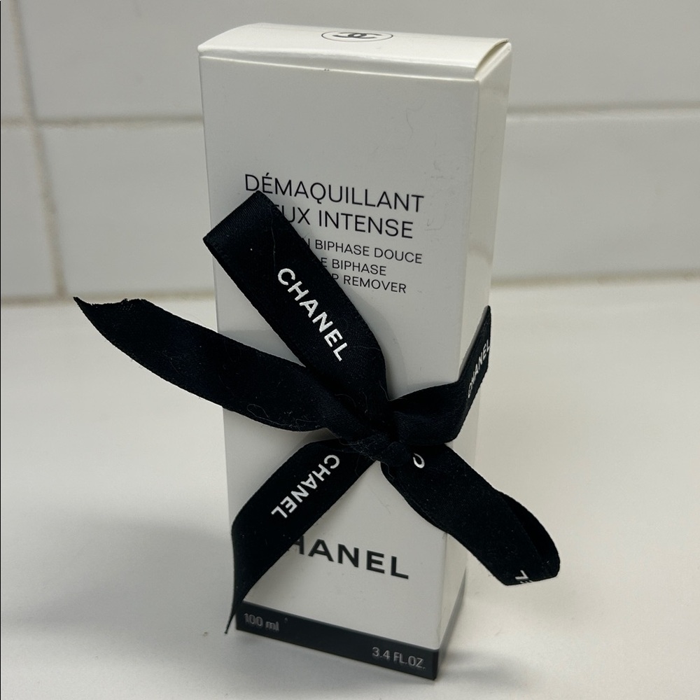 Chanel Eye Makeup Remover / Démaquillant Yeux Intense sealed & new in box